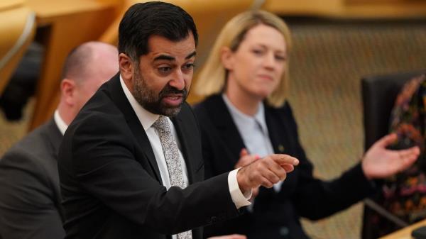 优素福(Humza Yousaf)表示，在几乎四分之一的仇恨犯罪报告中，警察是受害者